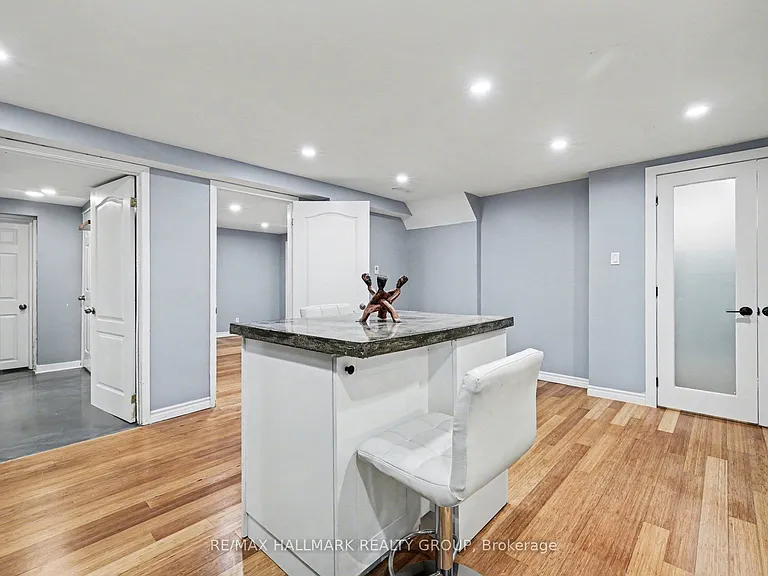 1307 Vancouver Ave #B — Photo 8