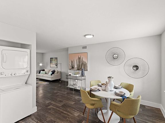 3rd image of 1711 Semoran North Cir #3