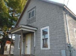 226 W Spruce St, Canton, IL 61520