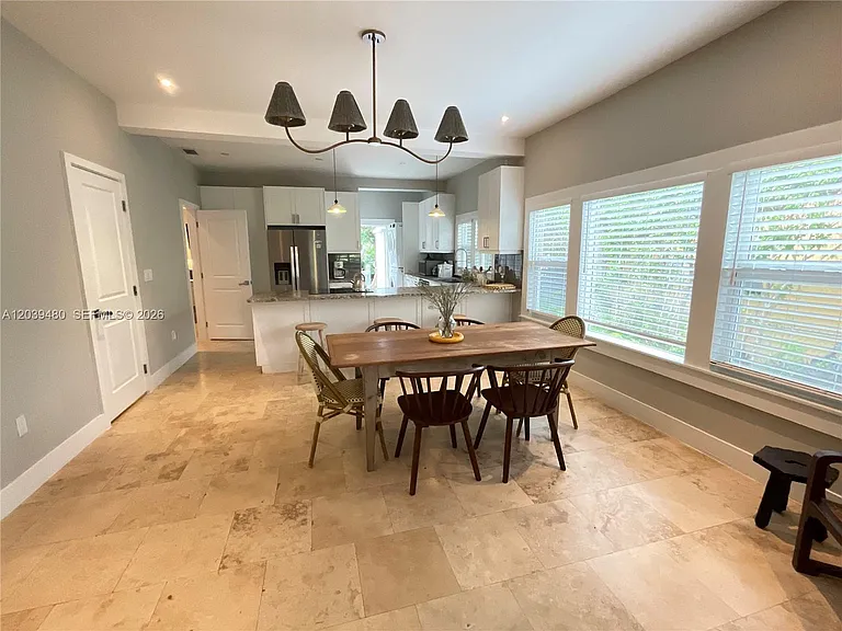 2434 SW 15th St — Photo 9