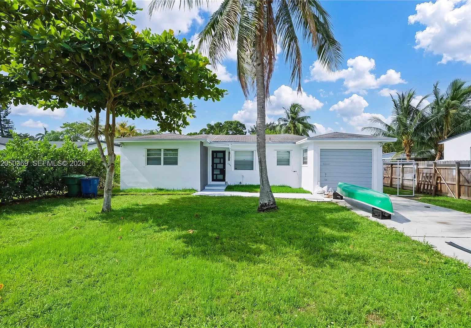 2 bed, 1.0 bath, 945 sqft, $2,800 — Photo 1