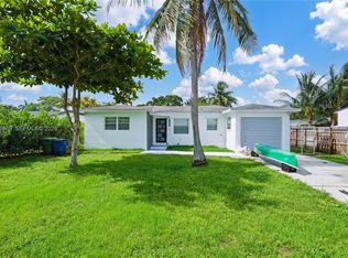 641 SW 6th St, Hallandale Beach, FL 33009