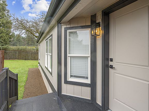 3rd image of 1282 E 3rd St