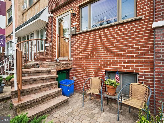 3rd image of 2816 S Marvine St