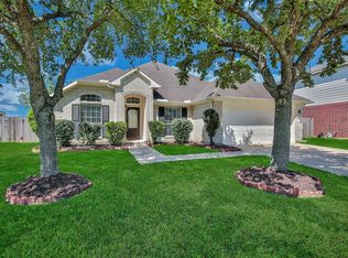 1916 Lazy Hollow Ln, Pearland, TX 77581