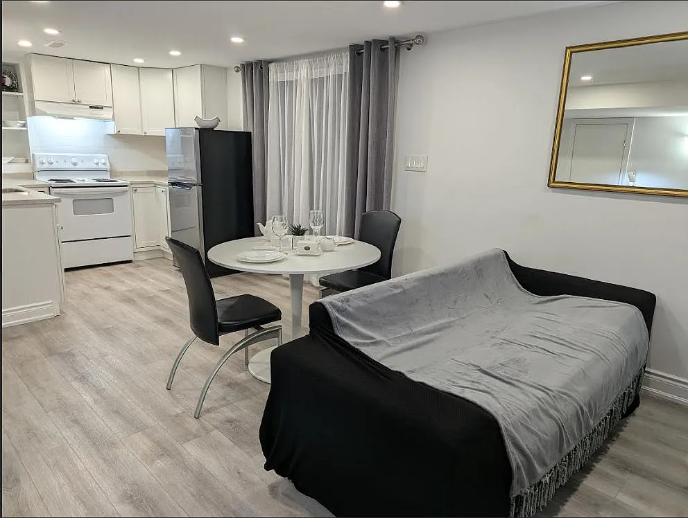 1 bed, 690 sqft, $2,300 — Photo 3
