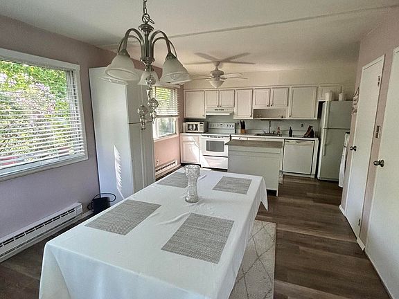 5th image of 8 Maryland Avenue #B