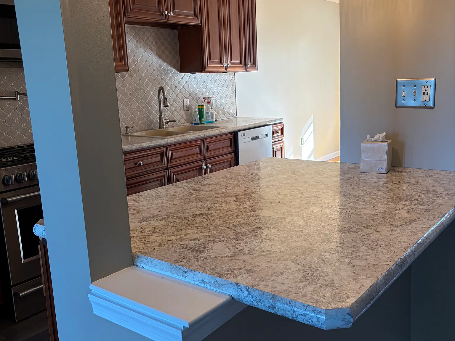 3 bed, 2000 sqft, $2,395 — Photo 1
