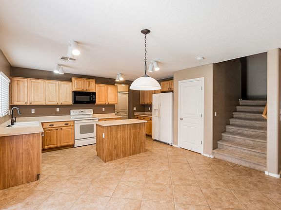 5th image of 28074 N Jade St