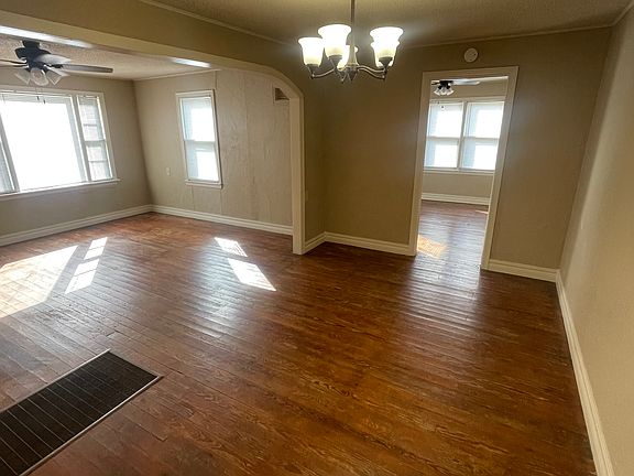 5th image of 1108 N Peachtree St