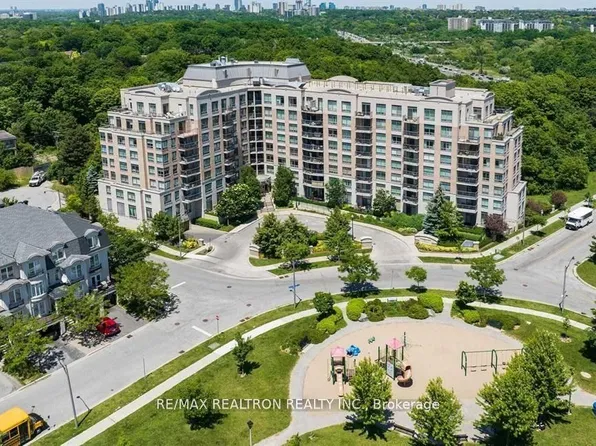 16 Dallimore Cir #414, Toronto, ON M3C 4C4