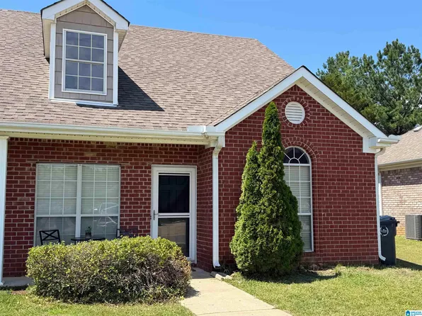 122 Waterford Lake Dr, Calera, AL 35040
