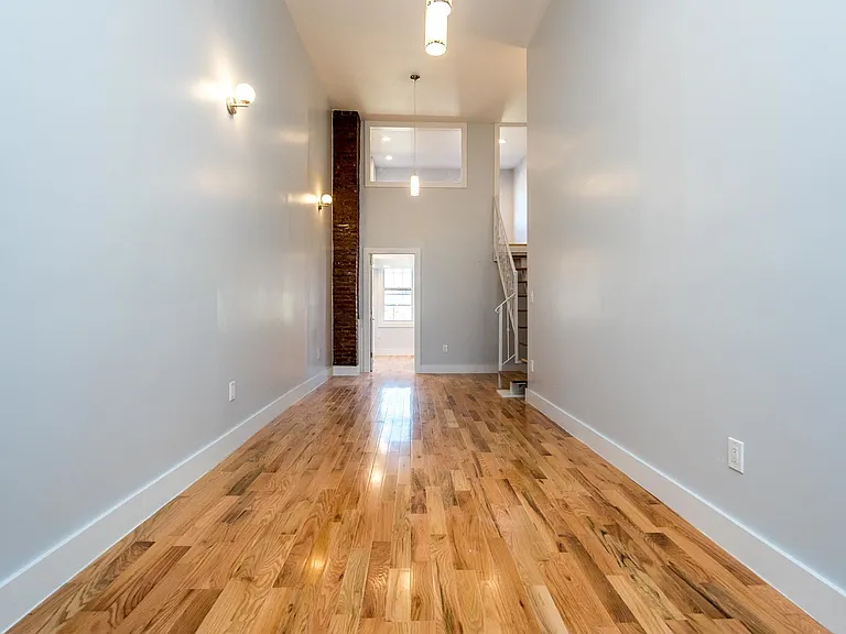 179 Stanhope St #3R — Photo 1