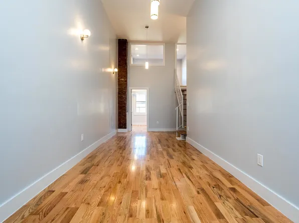 179 Stanhope Street image 1 of 21