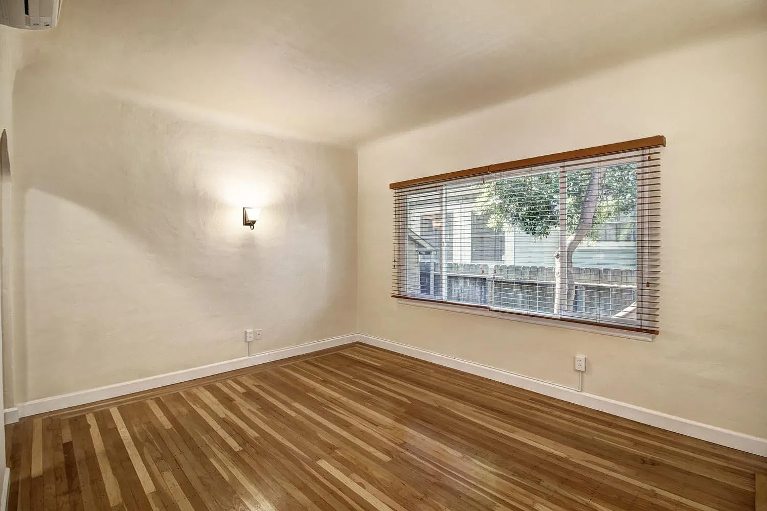 2124 P St — Photo 2