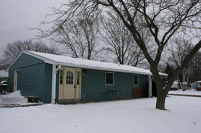 1st image of 7950 N Edgeworth Dr