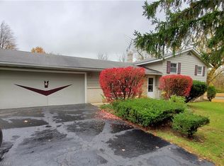 15930 Kenwood St, Middlefield, OH 44062