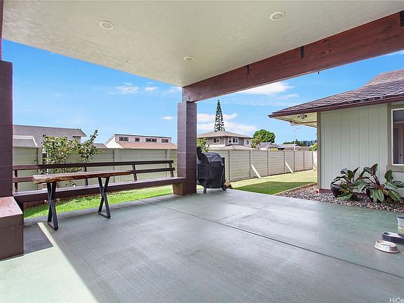 3rd image of 94-490 Holaniku St