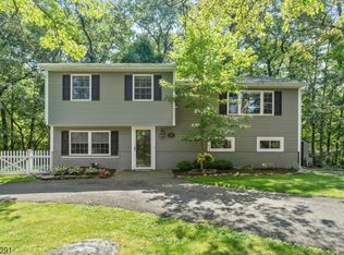 44 Deer Trail Lake Rd, Stockholm, NJ 07460