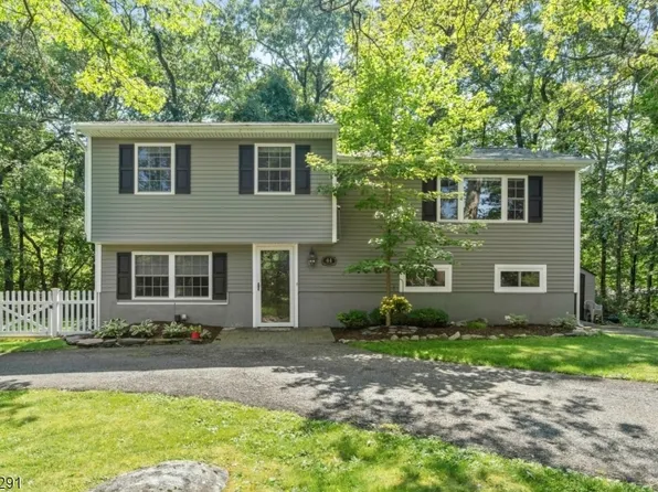 44 Deer Trail Lake Rd, Hardyston Twp., NJ 07460
