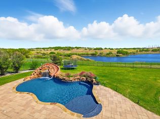 10300 San Simeon Ln, Fort Worth, TX 76179