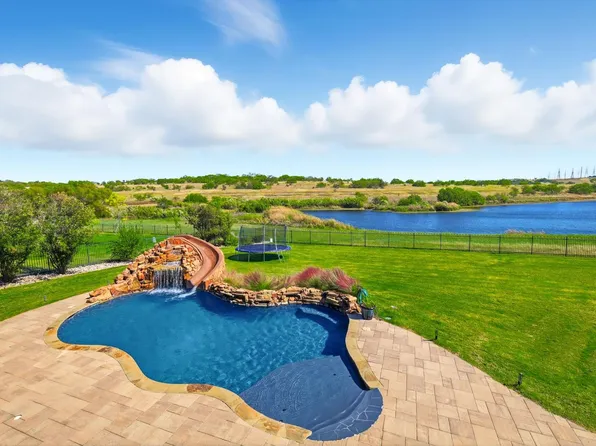 10300 San Simeon Ln, Fort Worth, TX 76179