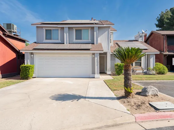 1034 E Oakridge Avenue, Visalia, CA 93292