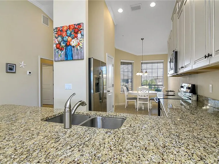 9440 Benvenuto Ct #3-204 — Photo 17