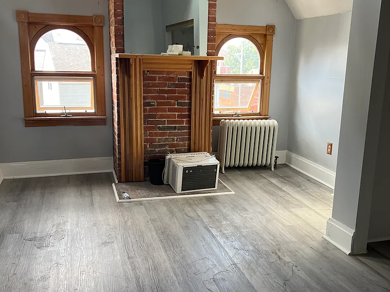 628 College St #1 — Photo 15