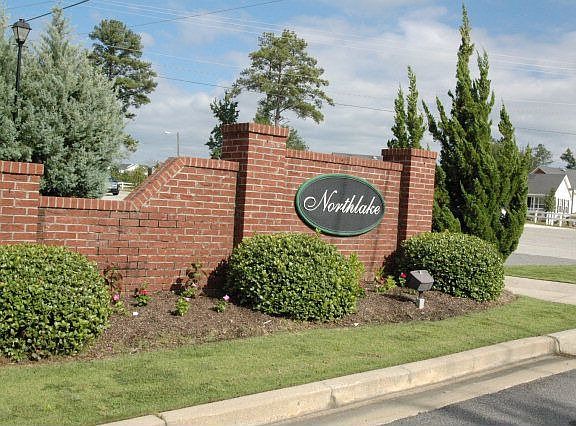 5th image of 2050 Lake Forest Dr