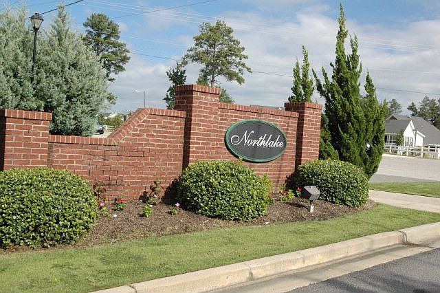 2nd image of 2056 Lake Forest Dr