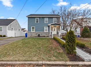 33 McAuliffe Dr, North Brunswick, NJ 08902