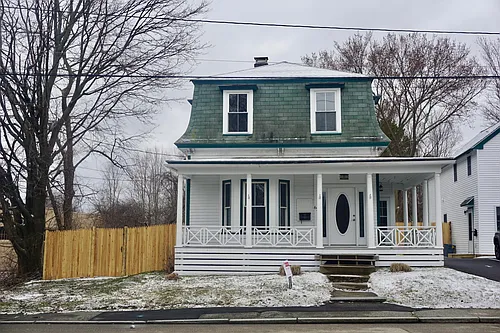 678A Maplewood Ave Photo 1