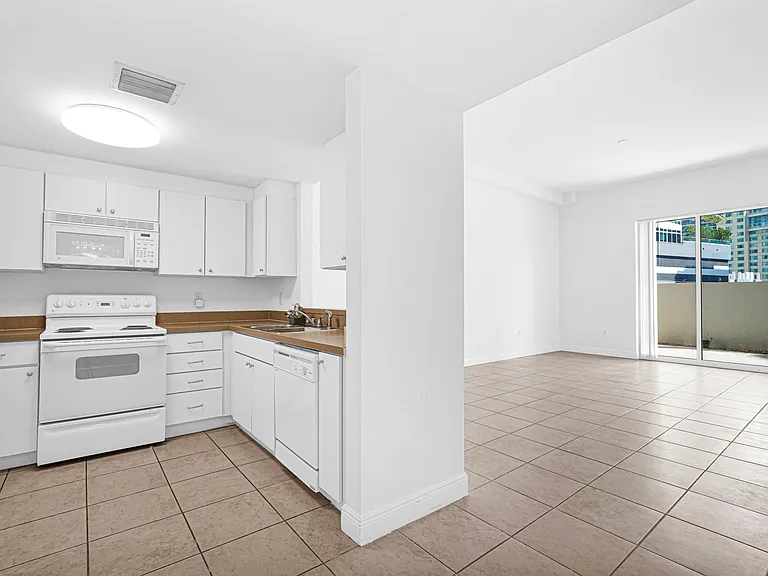 1250 S Miami Ave #812 — Photo 6