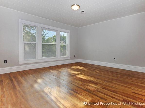 1136 Madison Ave SE APT 4