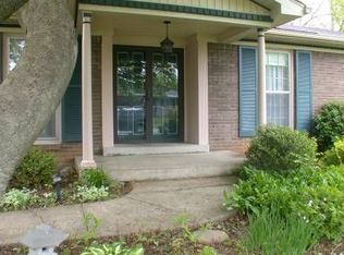 5305 Chenoweth Park Ln, Louisville, KY 40291