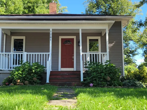 1201 Jenne St, Grand Ledge, MI 48837