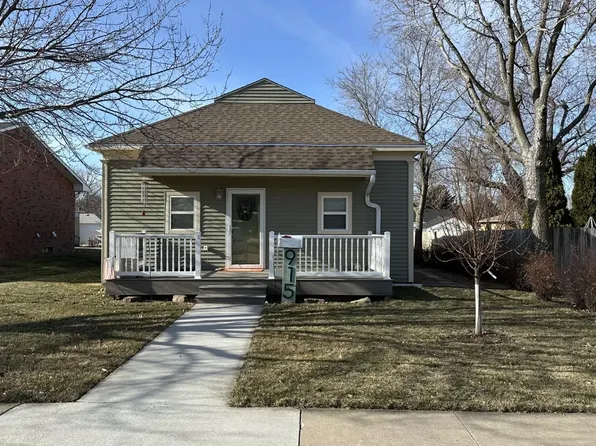 915 West Ave, Holdrege, NE 68949