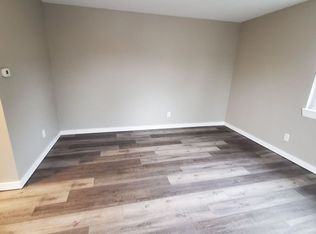 327 Arlington St APT 4, Waukesha, WI 53186