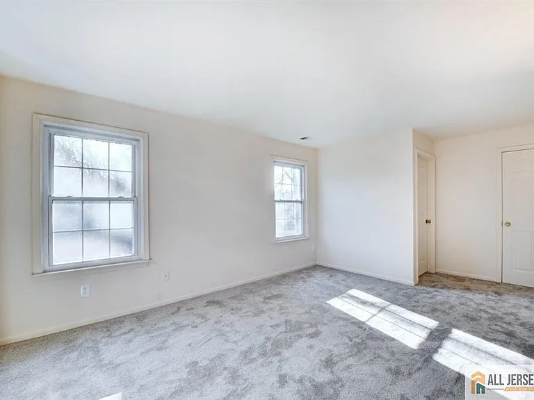 1909 Tanglewood Ct — Photo 11