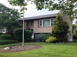 2 Kelly Ct, Middlesex, NJ 08846