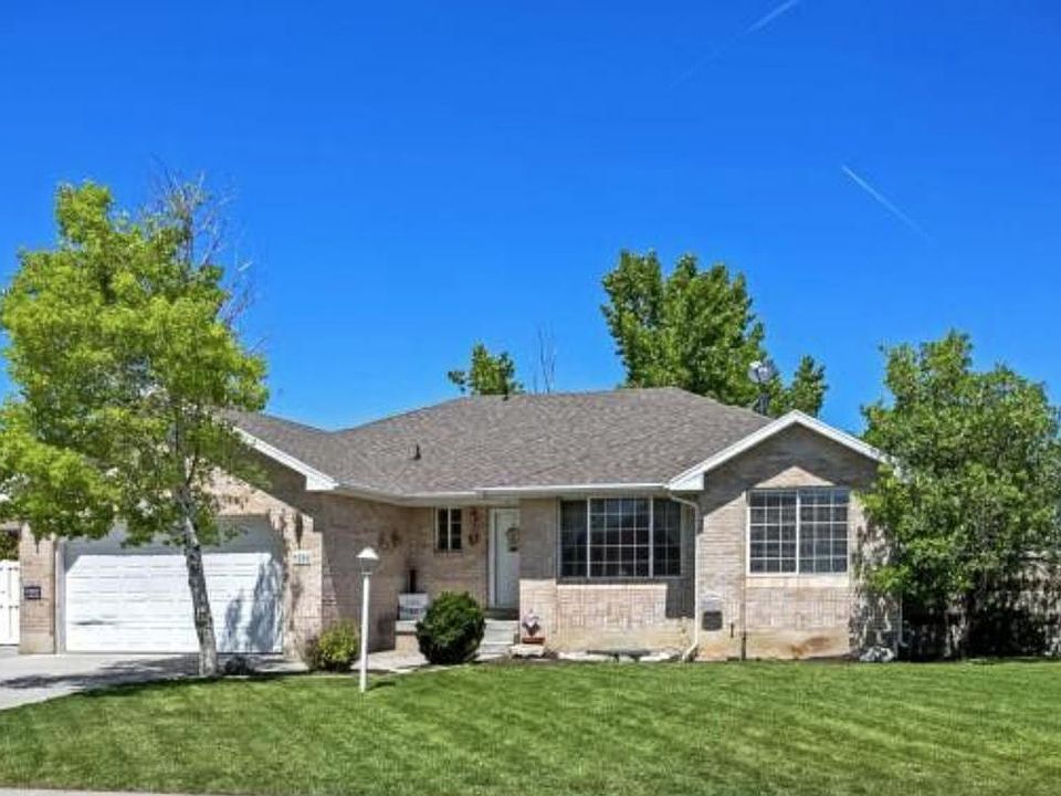 1st image of 1354 W Caesar Cir