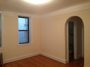 3450 29th St APT 3H, Astoria, NY 11106