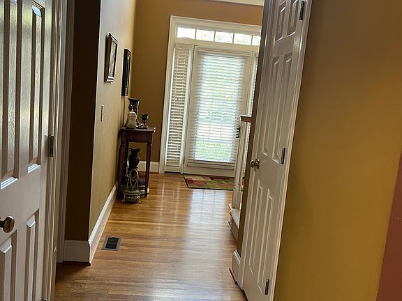 2nd image of 2818 Chapman Way
