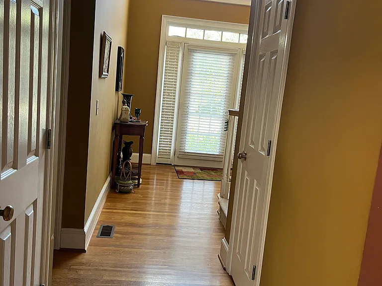 2818 Chapman Way — Photo 1