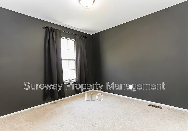 2 Salisbury Ct — Photo 14