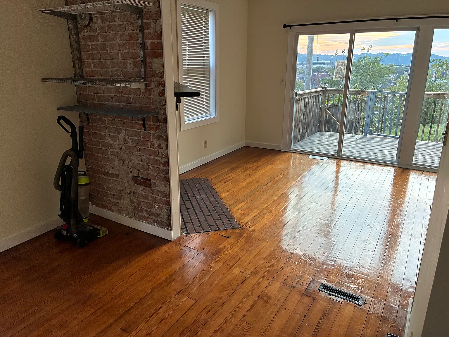 2 bed, 1500 sqft, $1,500 — Photo 3