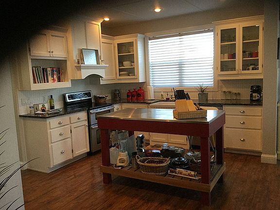 Farmhouse sink