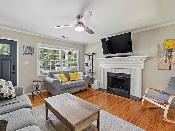 5th image of 4045 Cimarron Dr