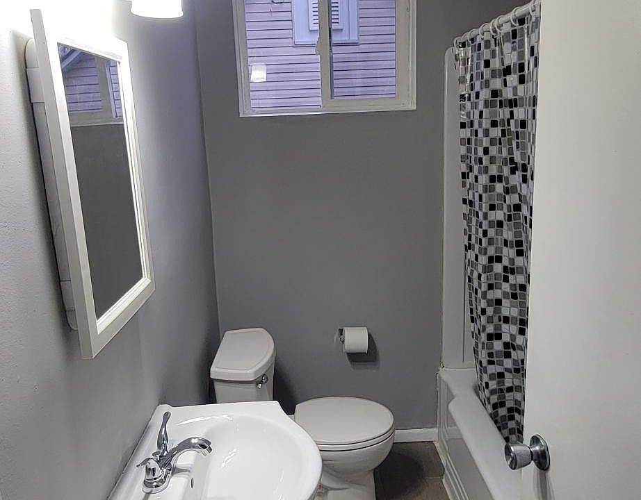 1st image of 27817 Groveland St